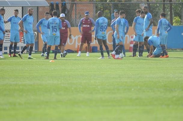 Fotos da reapresentao do Cruzeiro nesta segunda-feira, na Toca da Raposa II. Time se prepara para enfrentar o Boca Juniors, quinta-feira  noite, s 21h45, no Mineiro. Jogo valer pelas quartas de final da Copa Libertadores (Leandro Couri/EM D.A Press)