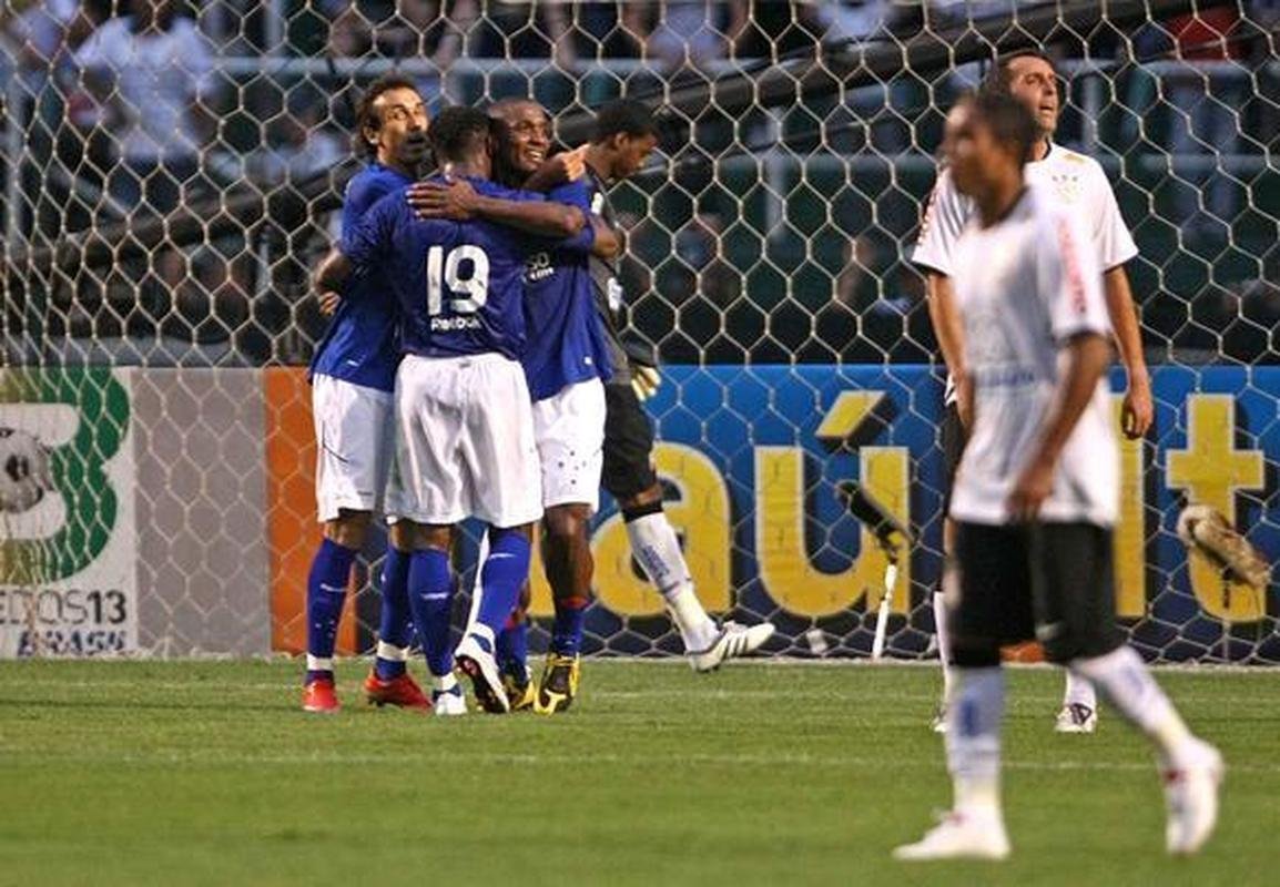 Gilberto marcou o gol da vitria sobre o Corinthians no Pacaembu, em 2009