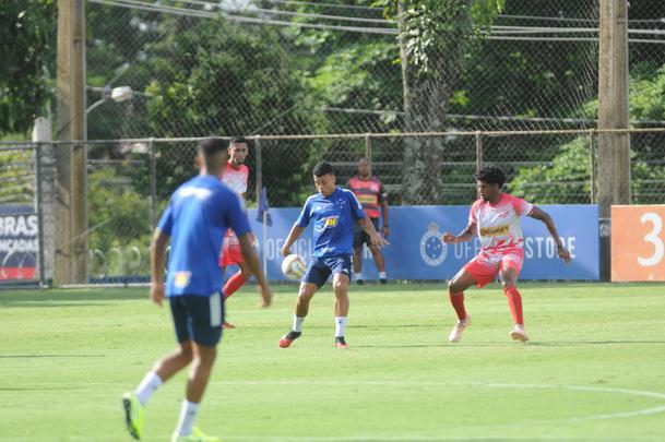 Cruzeiro venceu Democrata de Sete Lagoas por 5 a 1, nesta tera-feira, na Toca da Raposa II