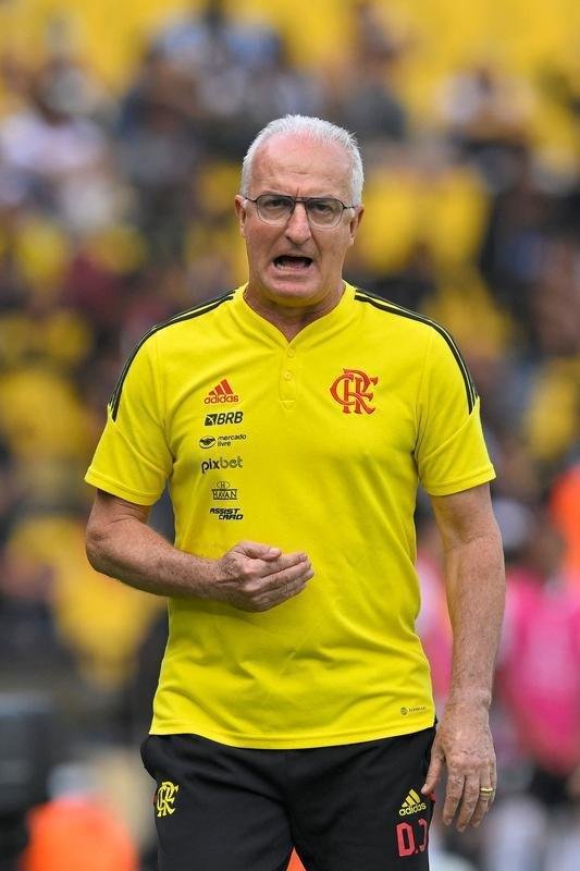 Dorival Jnior, que est livre no mercado desde novembro de 2022 