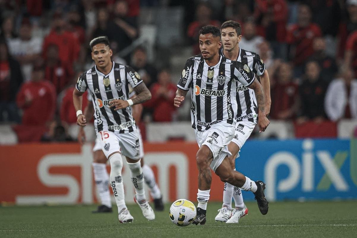 Neste domingo (17), o Atlético enfrentou o Athletico-PR pela segunda rodada da Série A do Campeonato Brasileiro. A partida foi realizada na Arena da Baixada, em Curitiba.
