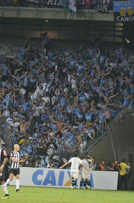 Torcedores do Atltico saram decepcionados do Mineiro com derrota por 3 a 1, e ouviram festa gremista
