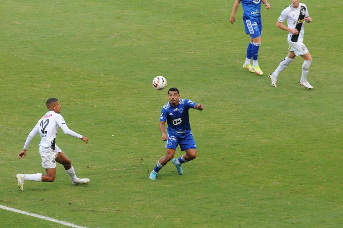 Fotos do jogo entre Cruzeiro e Ponte Preta, no Mineiro, em Belo Horizonte, pela 13 rodada da Srie B do Brasileiro