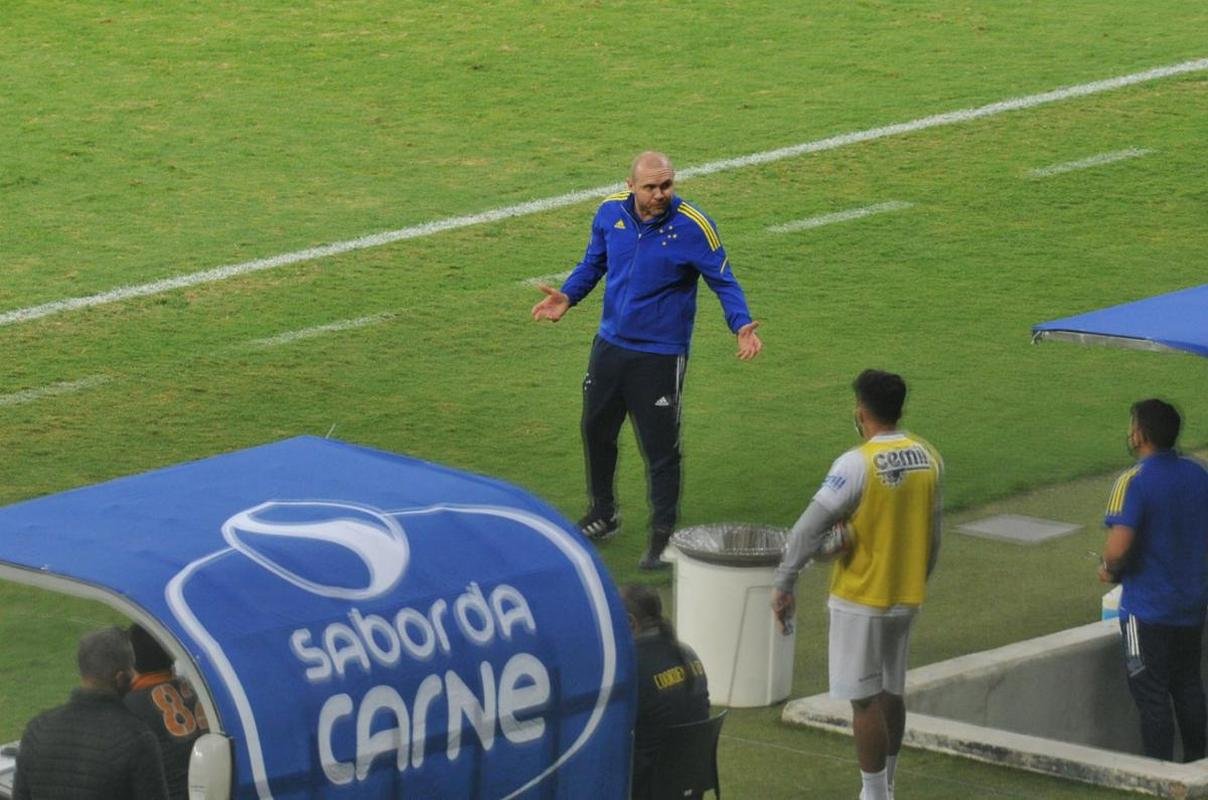No Mineiro, Cruzeiro e Gois duelam pela terceira rodada da Srie B do Campeonato Brasileiro 