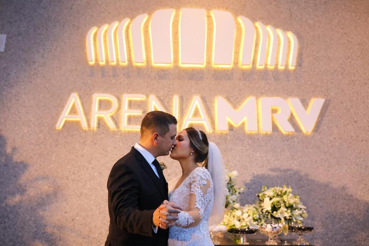 Imagens do casamento de Kathleen Nogueira Fernandes Maestro e Samuel Maestro Silveira, na Arena MRV