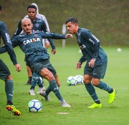 Atltico treinou sob chuva intensa na Cidade do Galo nesta quinta-feira  tarde