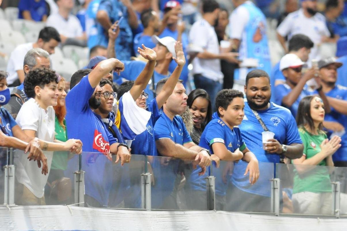 Torcida do Cruzeiro deu show mais uma vez e lotou o Mineiro na partida contra o CRB pela 11 rodada da Srie B