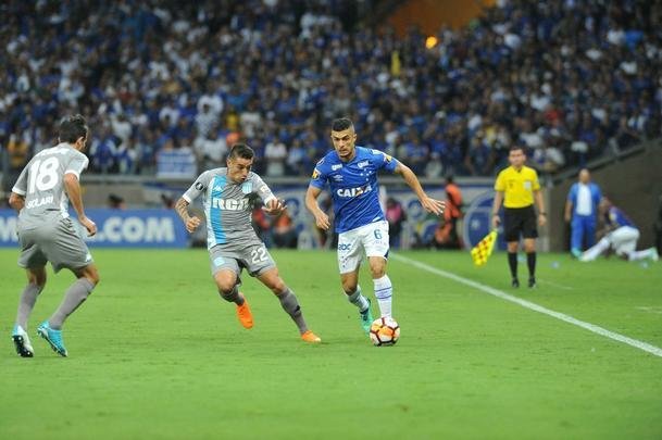 Fotos do primeiro tempo do duelo entre Cruzeiro e Racing, no Mineiro, pela Libertadores