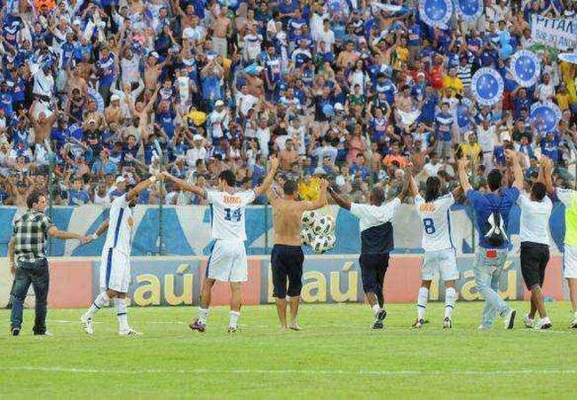 Atletas celestes vibraram com vitria e permanncia na Srie A