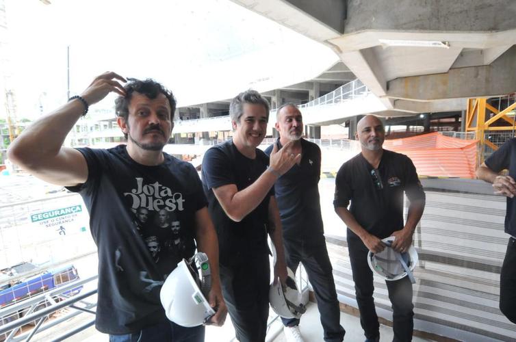 Personalidades no evento que anunciou detalhes da inauguração da Arena MRV. Na foto, a banda Jota Quest