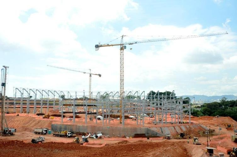 Arena MRV completa um ano de obras neste 20 de abril de 2021. Veja como est o andamento da construo do estdio do Atltico, que tem previso de ficar pronto em outubro de 2022. Sero 46 mil lugares, 2.333 vagas de estacionamento, 40 bares e 80 camarotes. O empreendimento fica no bairro Califrnia, em Belo Horizonte. (Fotos de Gladyston Rodrigues/EM/D. A Press)