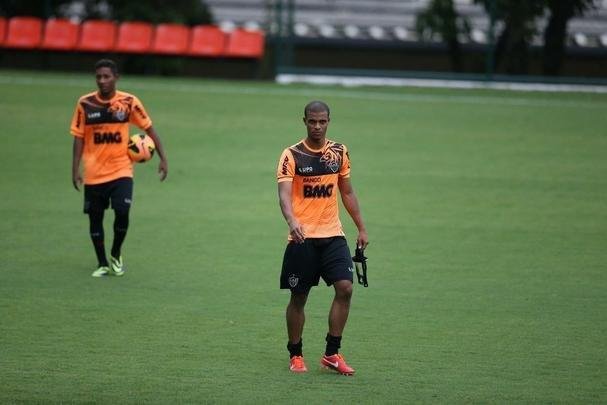 Lucas Cndido - O regulamento da Libertadores permitia que os clubes inscrevessem at trs jogadores antes da semifinal. Lucas Cndido foi um dos escolhidos por Cuca e ficou no banco contra o Newell's Old Boys, da Argentina, mas foi cortado da final. Hoje com 24 anos, o volante ainda permanece no Atltico.