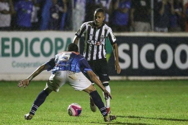 Imagens da vitória do Atlético sobre a URT