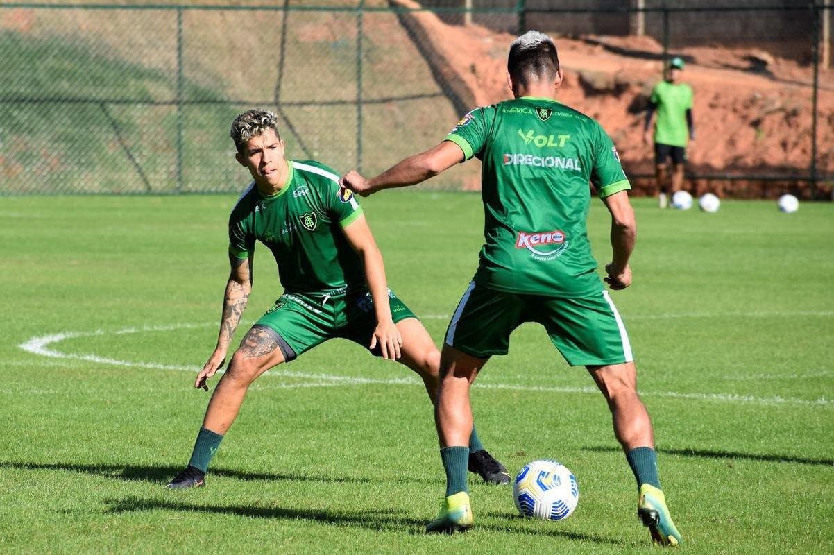 Mancini comandou primeiras atividades no Coelho nesta semana