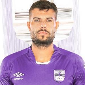 18 - Santiago Carrera: zagueiro de 24 anos. Apesar da pouca idade, j rodou por quatro clubes do Uruguai. Atuou ainda no Huracn-ARG. Participou dos quatro jogos da Libertadores. Foi titular nos dois diante do Barcelona de Guayaquil.