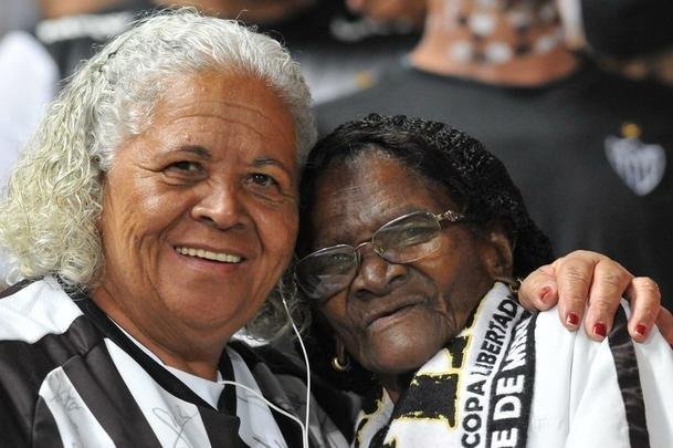 Imagens das torcidas de Atltico e Grmio, no Mineiro, pela deciso da Copa do Brasil