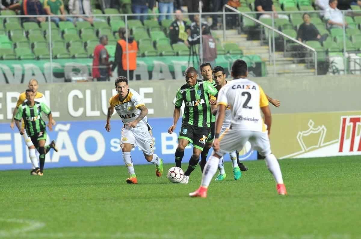 Imagens da partida entre Amrica e Cricima, no Independncia, pela Srie B do Brasileiro