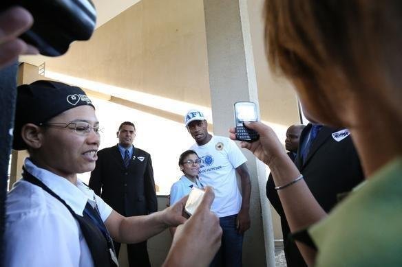 Jornalistas foram pegos de surpresa com apresentao no supermercado