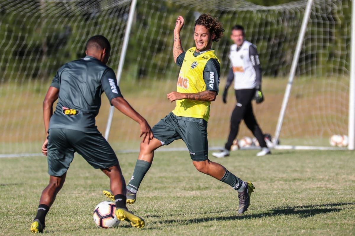 Jogadores do Atltico treinaram no CT do Danubio, em Montevidu, nesta tera-feira