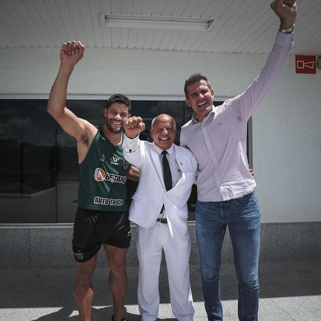 Comemorao pelo aniversrio do Galo e treino