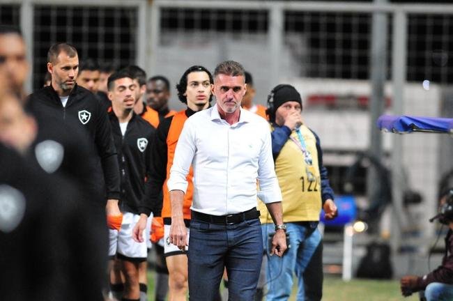 Fotos do jogo entre Amrica e Botafogo, no Independncia, em Belo Horizonte, pela stima rodada do Campeonato Brasileiro