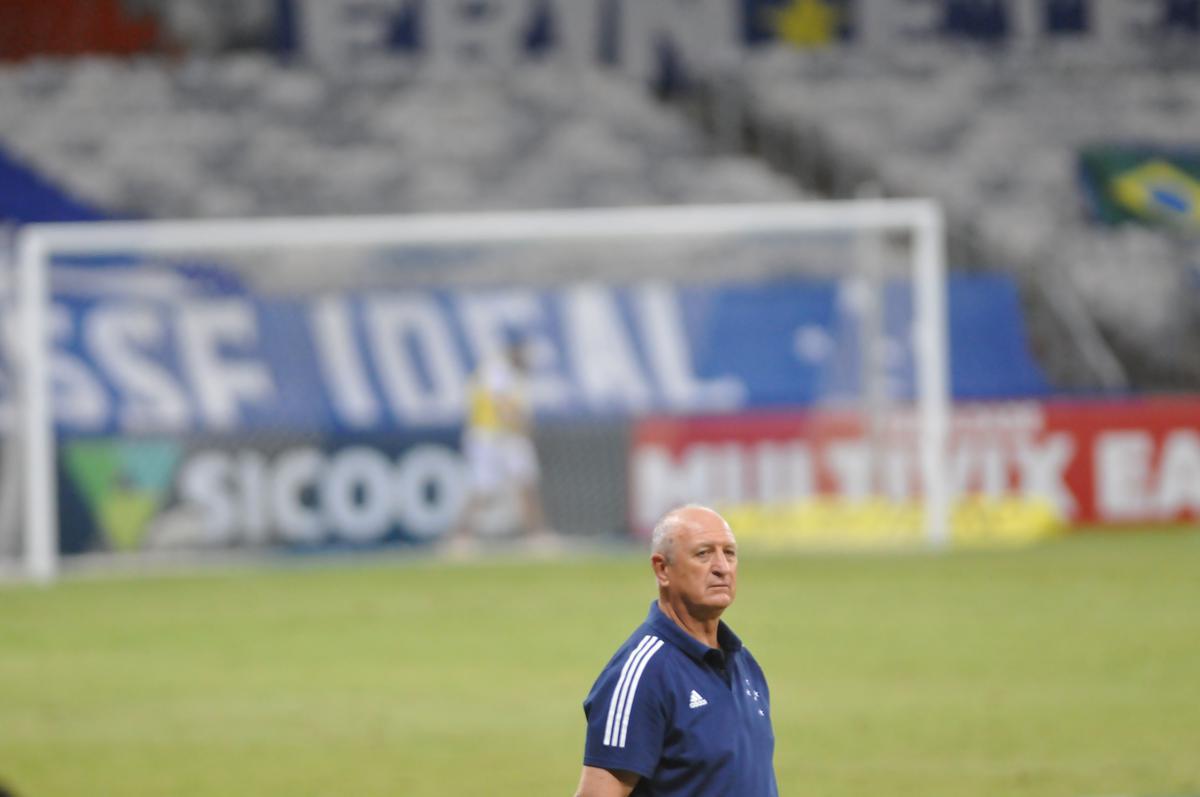 Fotos do jogo entre Cruzeiro e Confiana, no Mineiro, em Belo Horizonte, pela 24 rodada da Srie B do Campeonato Brasileiro
