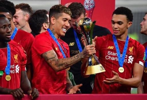 Premiao e festa do Liverpool, campeo mundial sobre o Flamengo