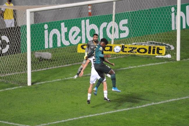 Fotos do jogo entre Amrica e Cricima, no Independncia, em Belo Horizonte, pela terceira fase da Copa do Brasil.