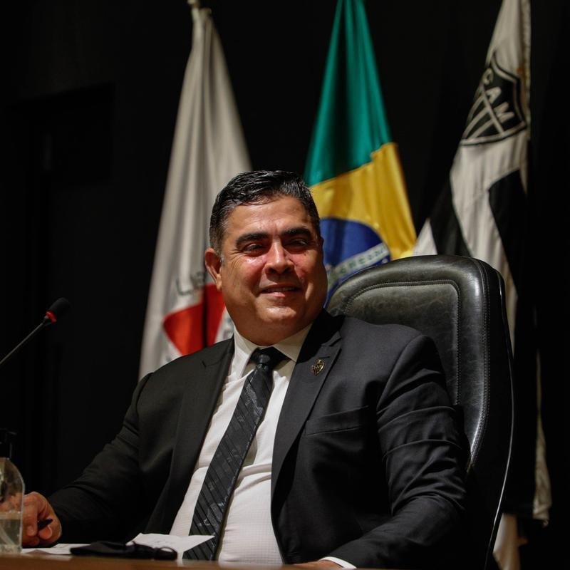 Presidente Srgio Sette Cmara anunciou nesta quinta-feira que no se canditar  reeleio no Atltico. Ao lado do vice, Lsaro Cndido da Cunha, ele fez um balano dos trs anos de gesto