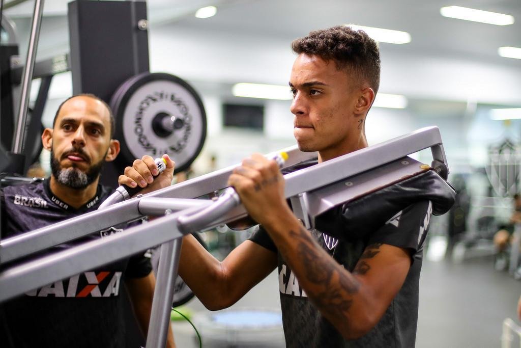 Aps empate no clssico, Atltico volta aos treinos na Cidade do Galo