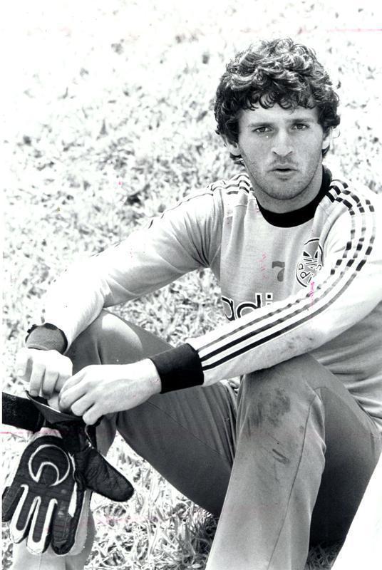 Welington Fajardo defendeu o Cruzeiro de 1986 a 1988, jogou 80 partidas e foi campeo mineiro de 1987. Ele tambm integrou o elenco vice-campeo da Supercopa de 1988.