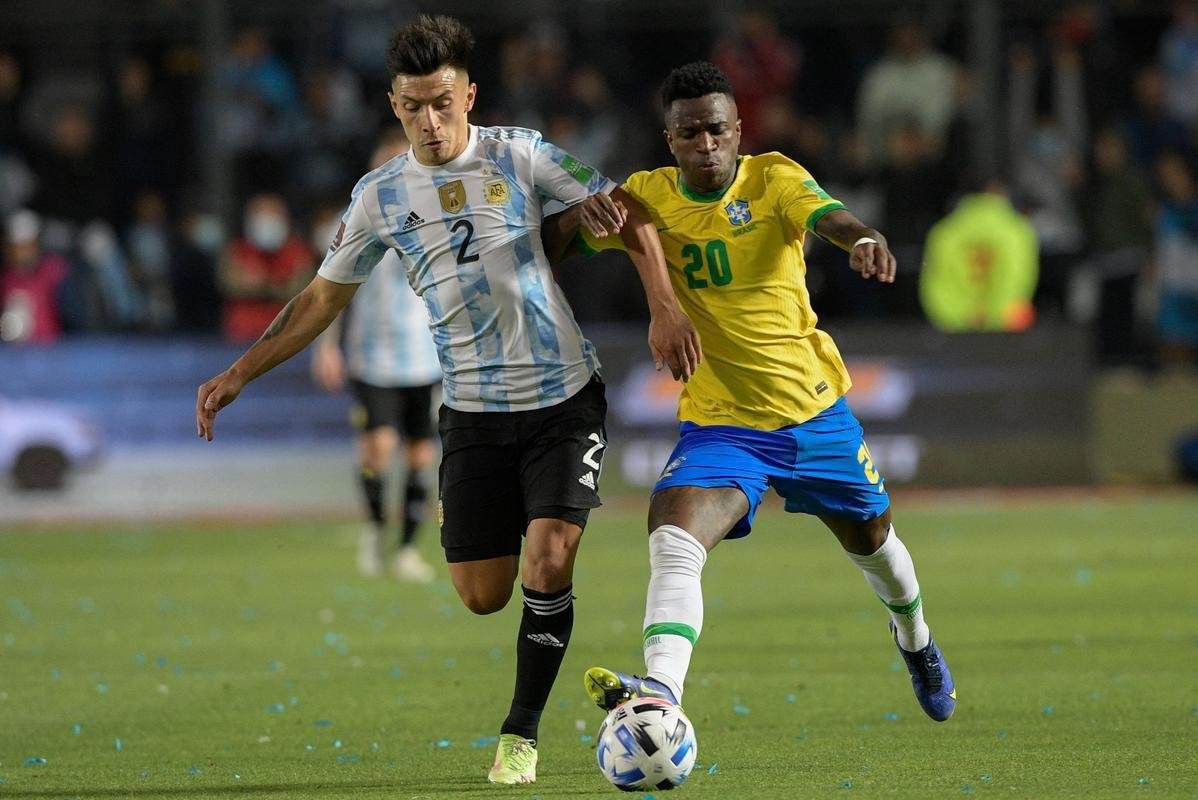 Sem Neymar, Brasil encarou a Argentina em clssco agitado pelas Eliminatrias