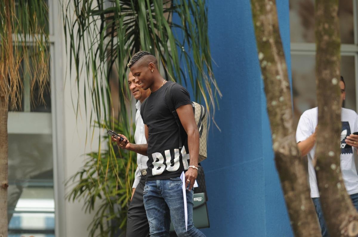 Com gol de Judivan e sob olhares dos membros do Ncleo Dirigente Transitrio, Raposa bateu o Bugre por 1 a 0