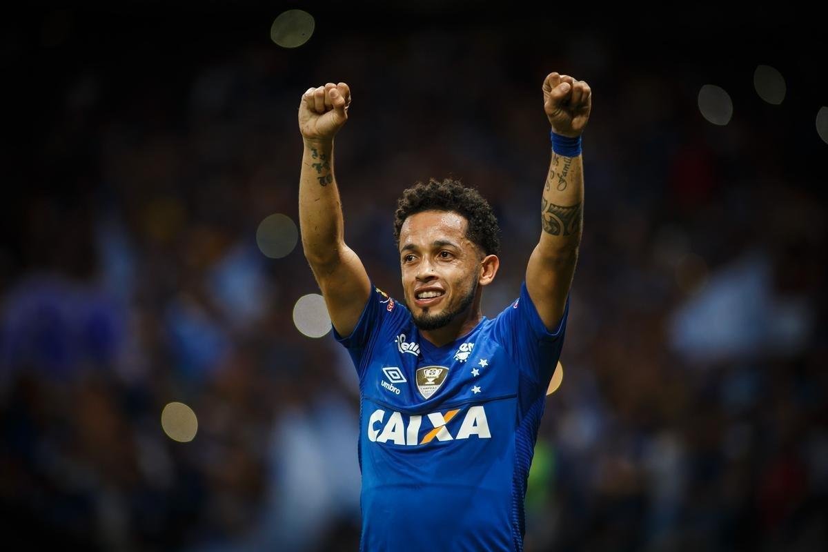 Espcie de 12 jogador do Cruzeiro, o meia-atacante Rafinha voltou a receber muitas oportunidades com Mano Menezes. Voluntarioso e muito dedicado taticamente, o camisa 18 superou problemas fsicos para atuar em 51 jogos. Foi importante na Copa do Brasil, especialmente nos dois jogos da final, quando precisou substituir Arrascaeta, que estava com a Seleo Uruguaia. Ele marcou seis gols e deu duas assistncias em 2018.