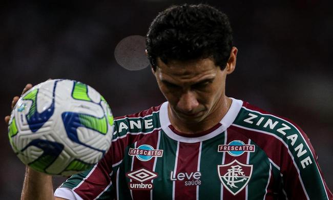 Com um a menos, Fluminense de Ganso sofreu com Flamengo pela Copa do Brasil