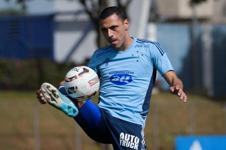 Rômulo, lateral-direito (fim de contrato)
