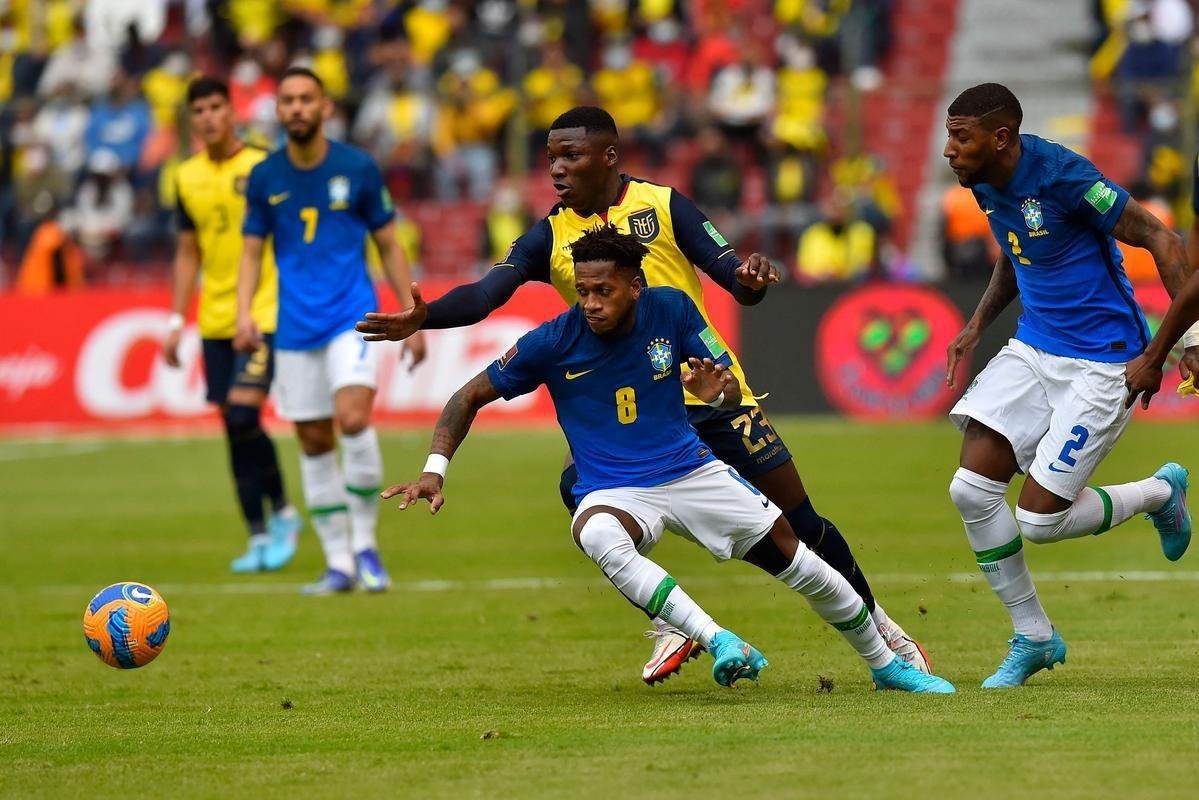 Brasil empatou com Equador em Quito, em jogo com arbitragem confusa 