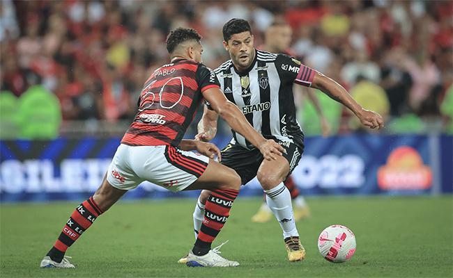 Hulk reclamou de lance na derrota do Atlético