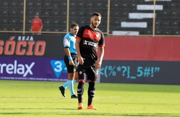 Vitória derrotou Atlético por 1 a 0, no Barradão, com gol de Léo Ceará