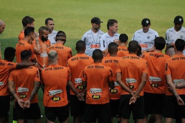 Vagner Mancini e Luan concederam entrevista na Cidade do Galo