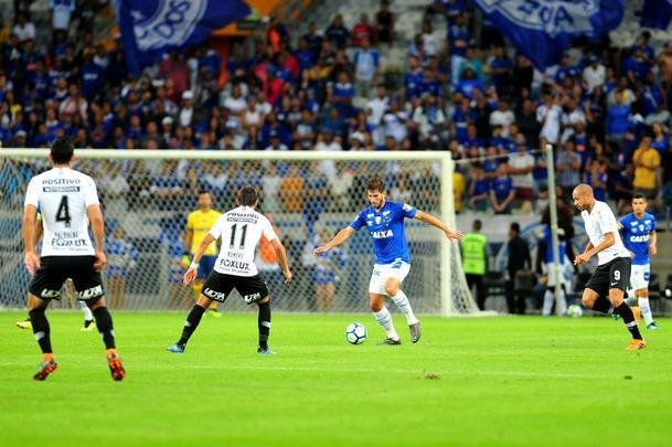 Fotos de Cruzeiro x Corinthians, nesta quarta-feira (4/7), em amistoso no Mineiro