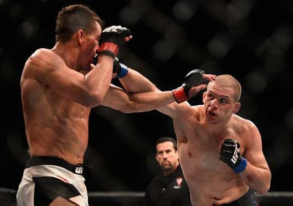 Alex Morono venceu Kyle Noke por decisão dividida