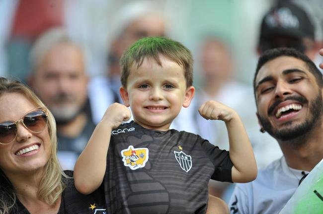 Fotos das torcidas de Atltico e Flamengo na Arena Pantanal, em Cuiab, durante a final da Supercopa do Brasil