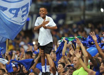 Com preços entre R$ 10 a R$ 200, Cruzeiro iniciou venda de ingressos para o duelo contra o Athletic, às 20h30 desta terça-feira (22), no Mineirão