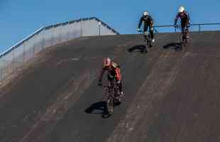 Localizado dentro do Parque Radical, em Deodoro, a pista de BMX tem percurso entre 300m e 400m