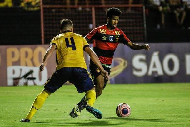 O Sport recebeu o Retrô FC em jogo adiantado da 5ª rodada do Campeonato Pernambucano. A partida marcou a estreia da Ilha do Retiro na temporada 2020