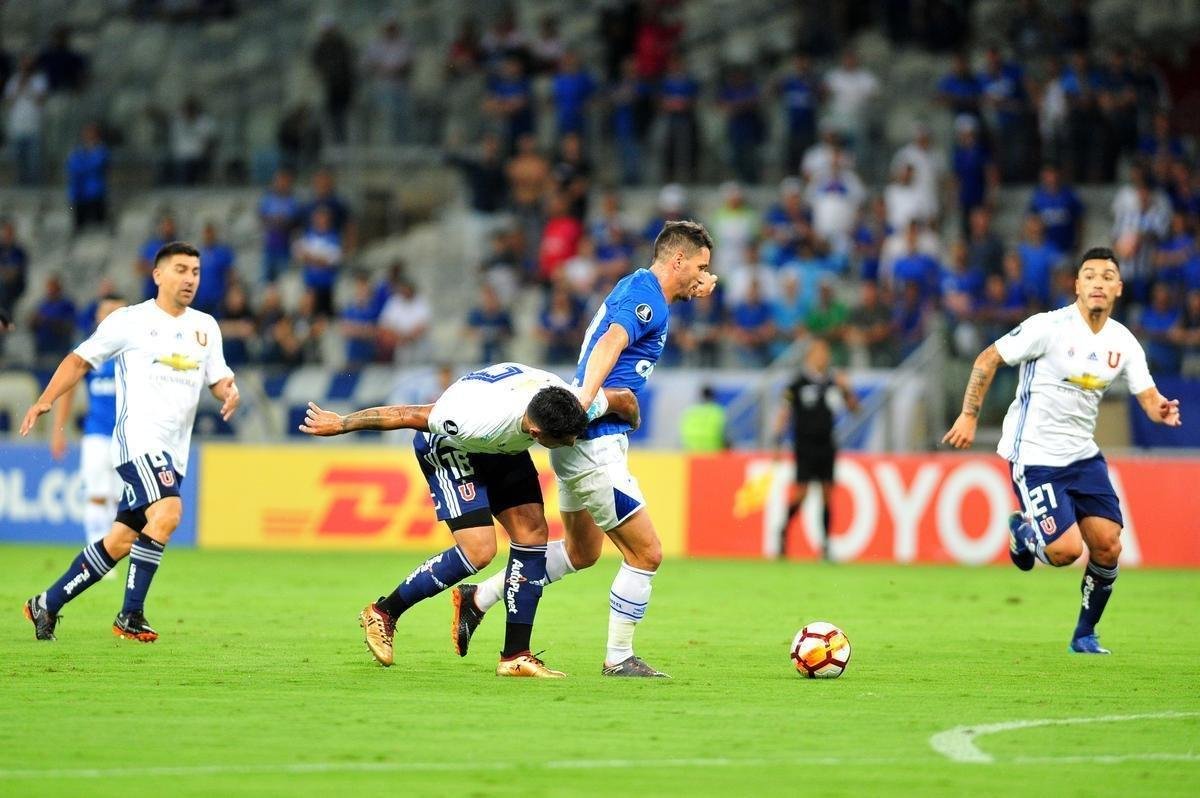 Fotos do duelo entre Cruzeiro e La U, no Mineiro, pelo Grupo 5 da Copa Libertadores