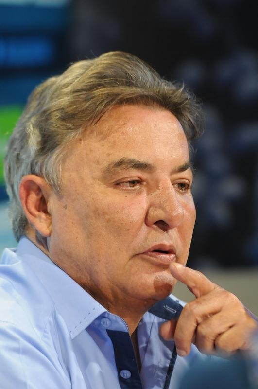 Novo gestor de futebol do Cruzeiro, Zez Perrella deu entrevista nesta sexta-feira, na Toca da Raposa II