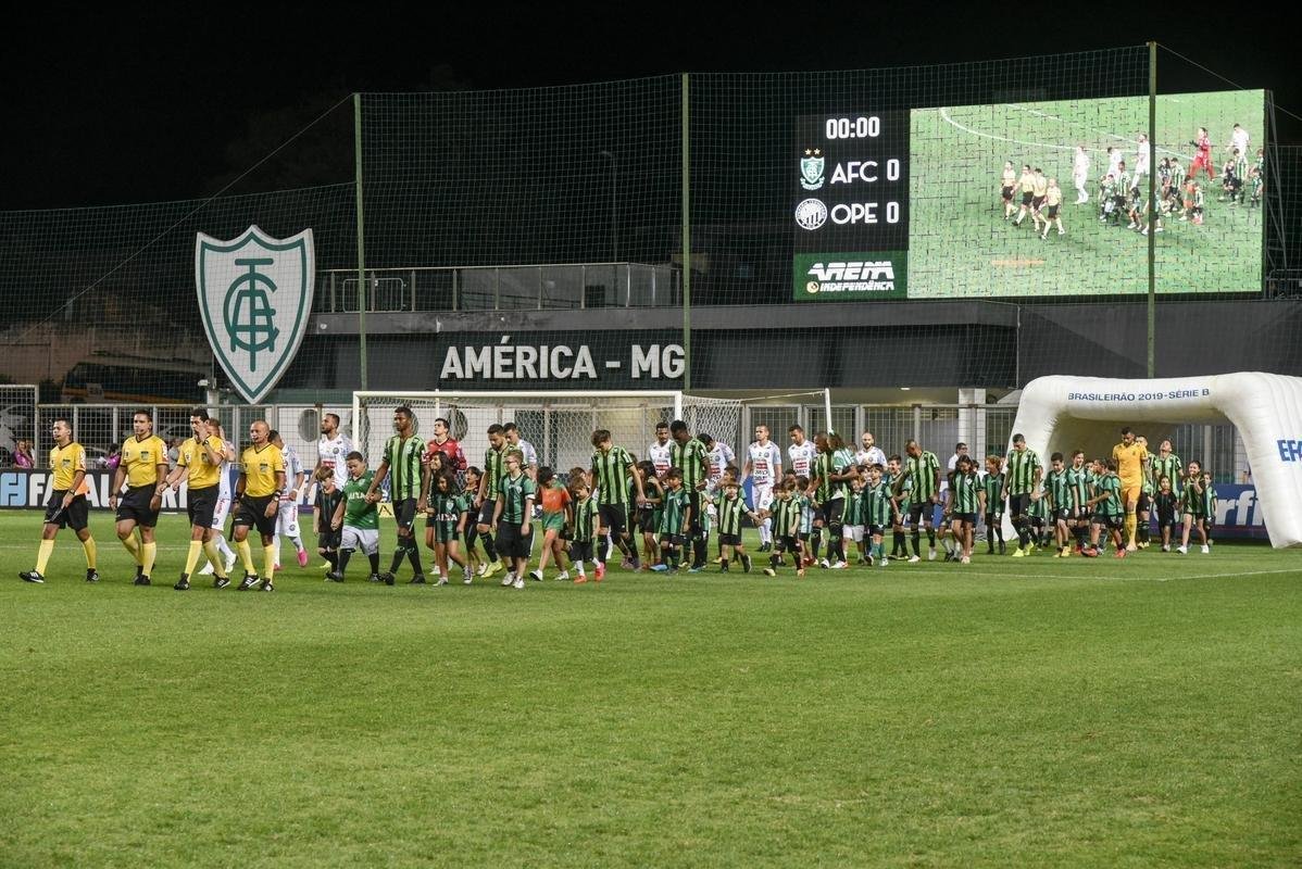 Fotos do jogo entre Amrica x Operrio