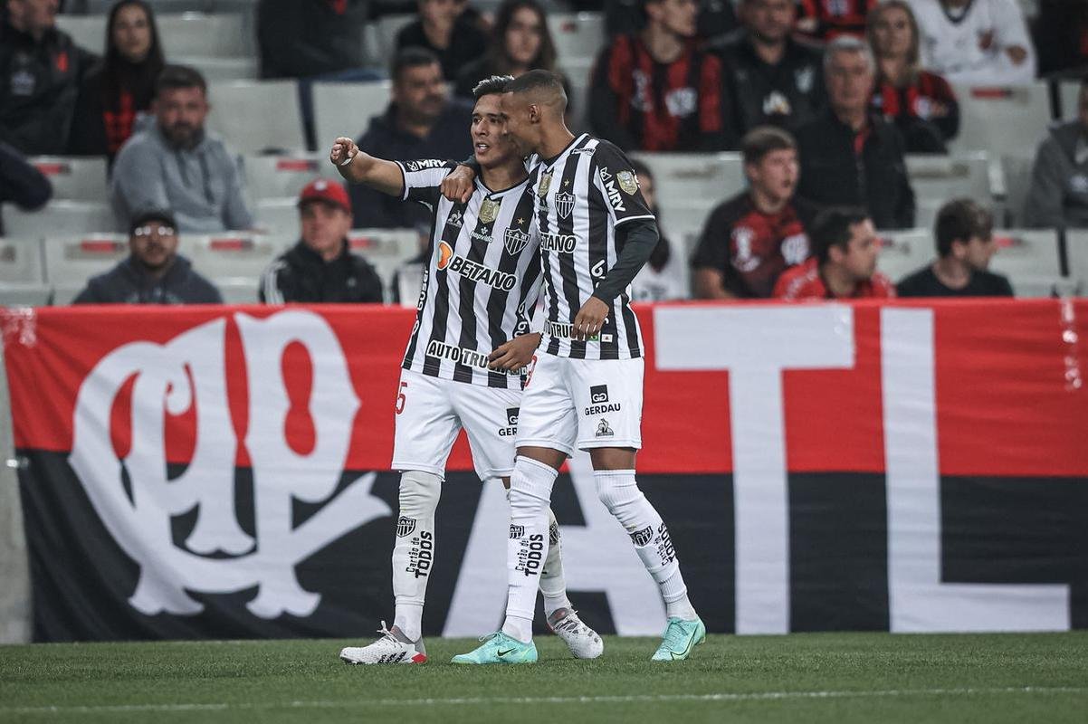Neste domingo (17), o Atlético enfrentou, em Curitiba, o Athletico-PR pela 2ª rodada da Série A do Campeonato Brasileiro. A partida foi realizada na Arena da Baixada.